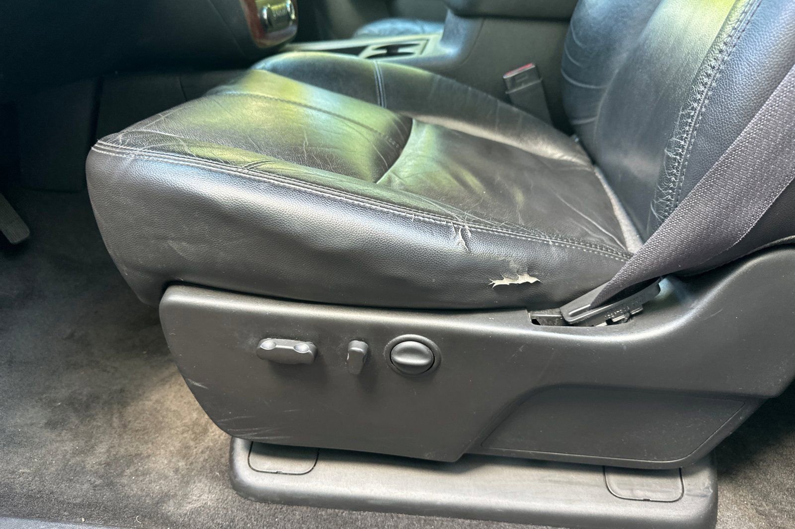 Used 2011 Chevrolet Silverado 2500 LTZ w/ LTZ Plus Package image 13