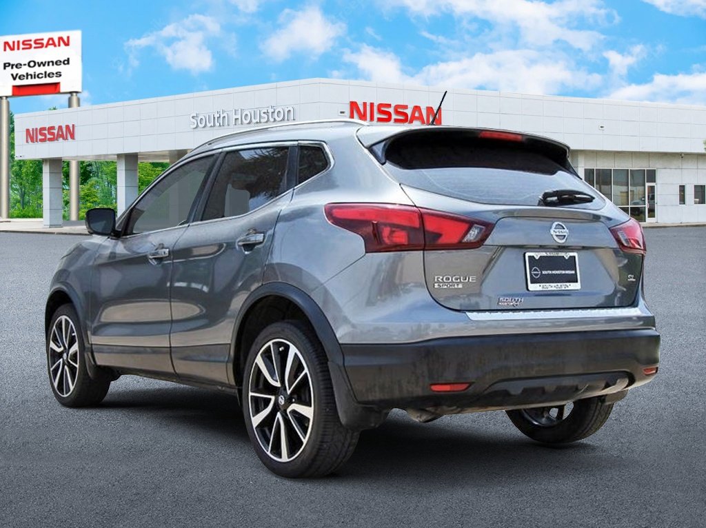 Used 2018 Nissan Rogue Sport SL FWD image 3