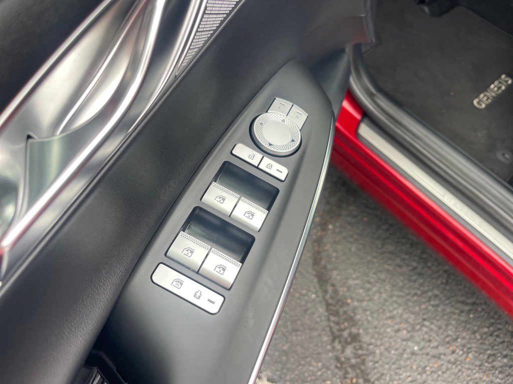 Used 2025 Genesis GV70 2.5T image 8