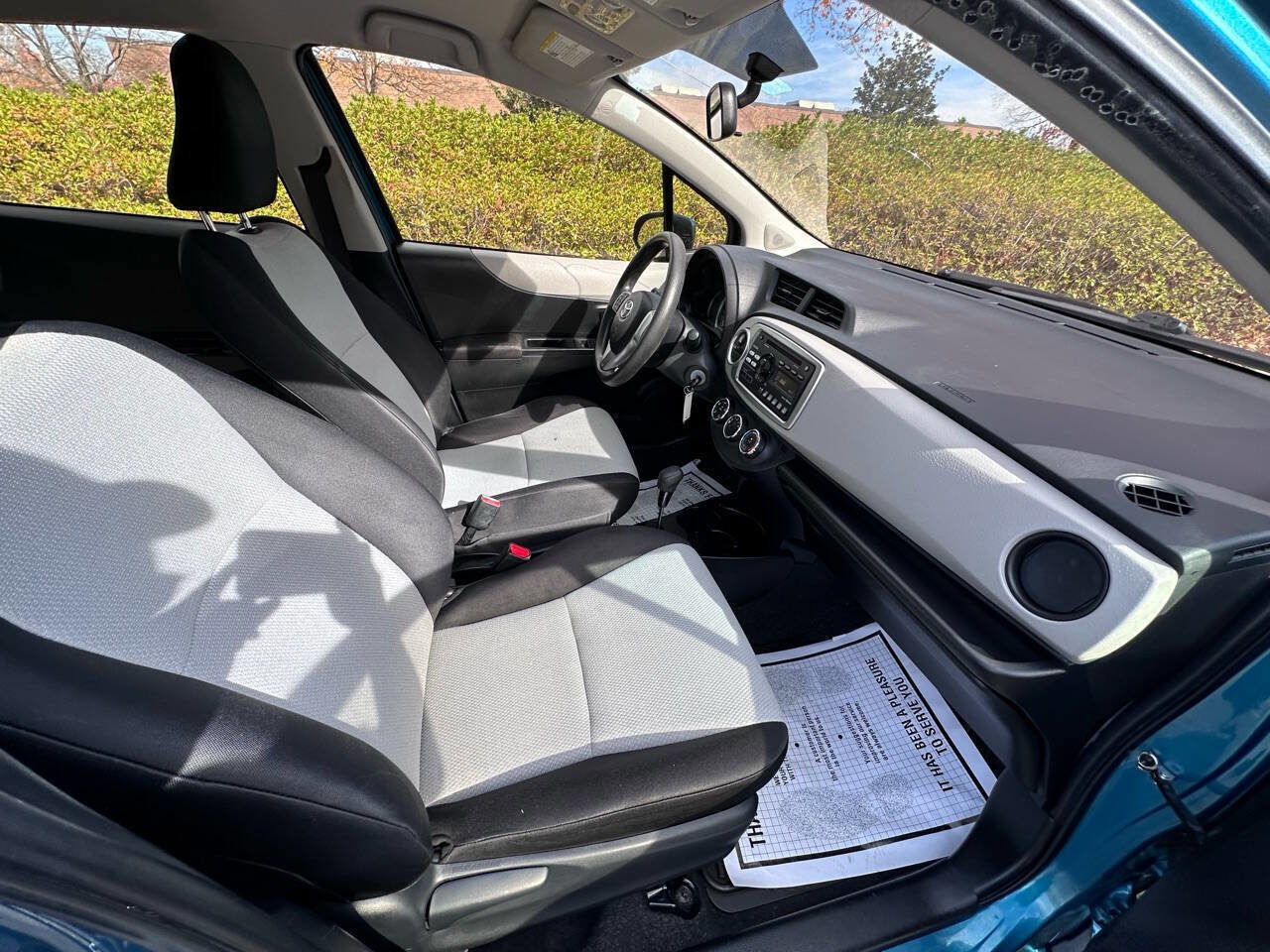 Used 2014 Toyota Yaris L image 12