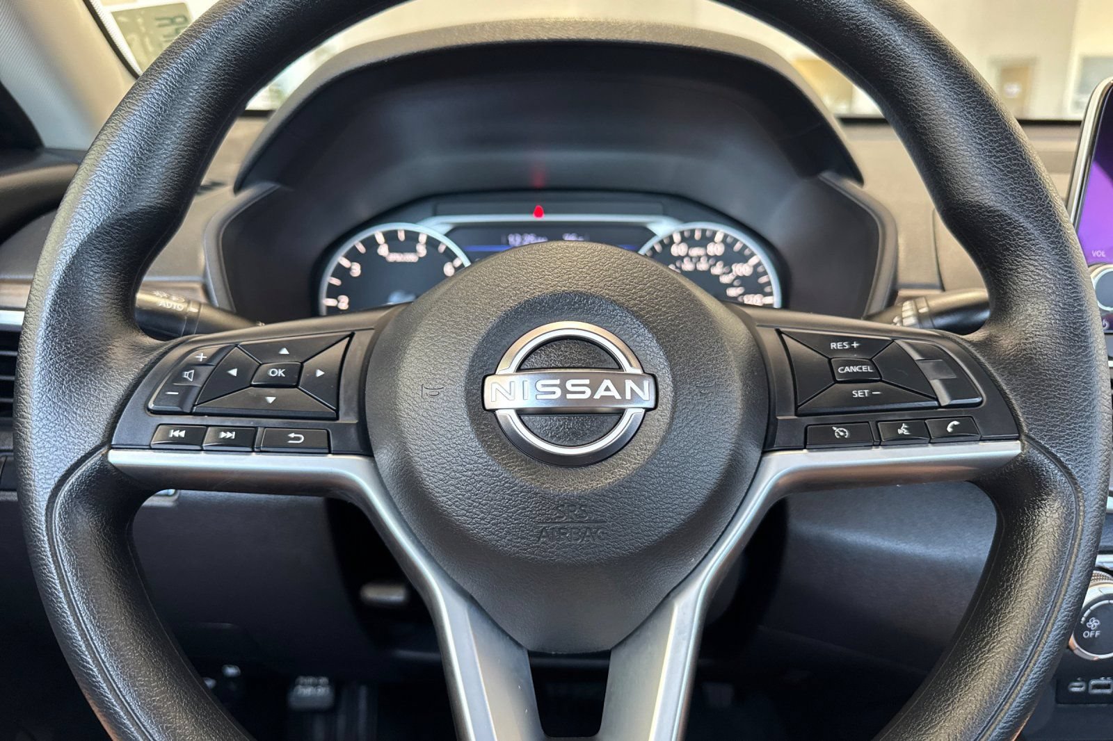 Used 2025 Nissan Altima 2.5 SV FWD image 22