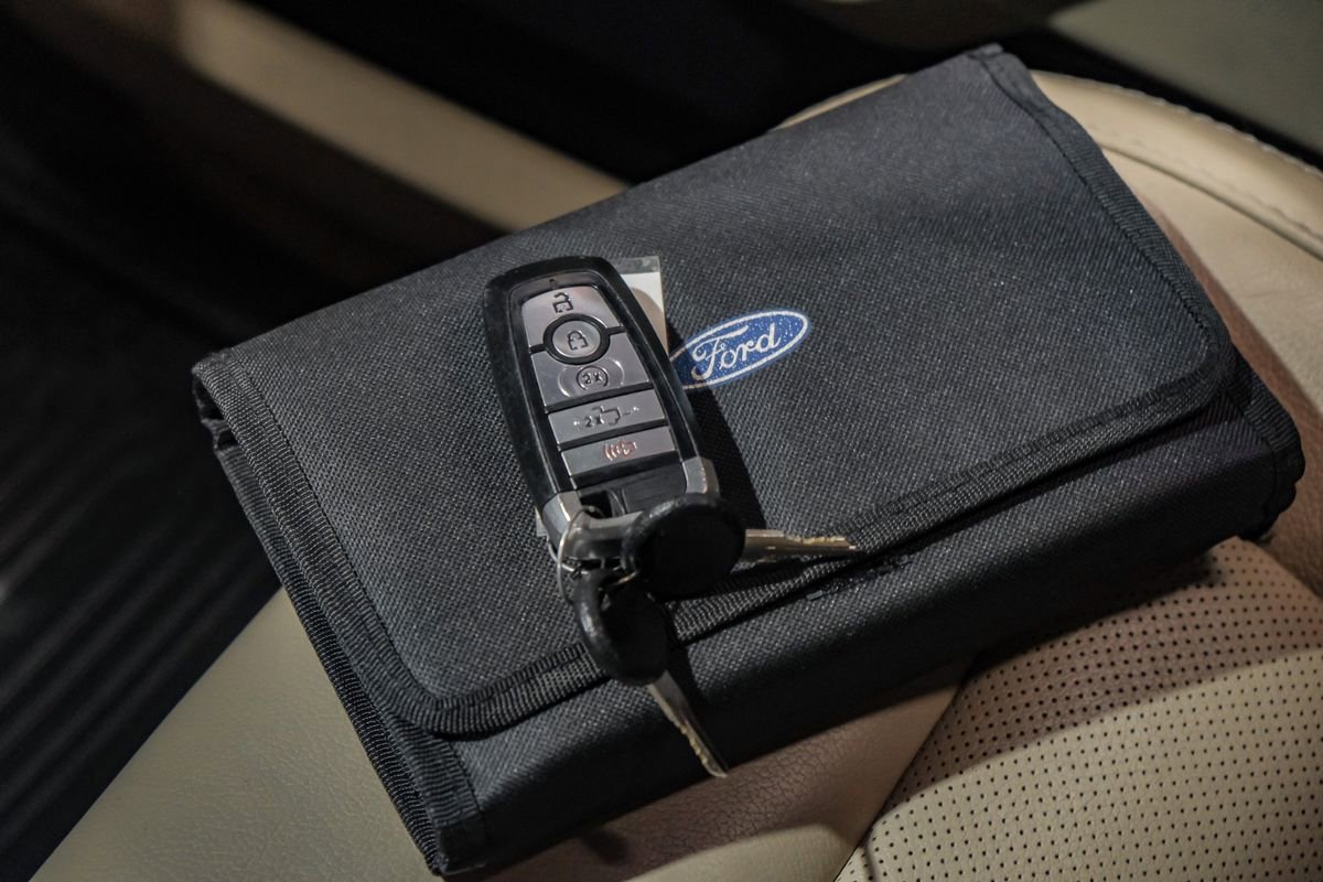 Used 2020 Ford F250 Lariat w/ Lariat Ultimate Package AWD/4WD image 66