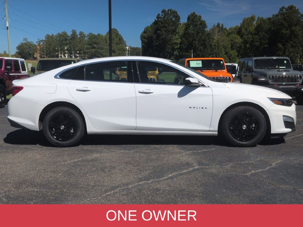 Used 2024 Chevrolet Malibu LS w/ Driver Confidence Package FWD image 3