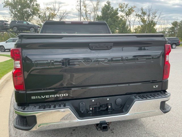 Used 2022 Chevrolet Silverado 1500 LT AWD/4WD image 10