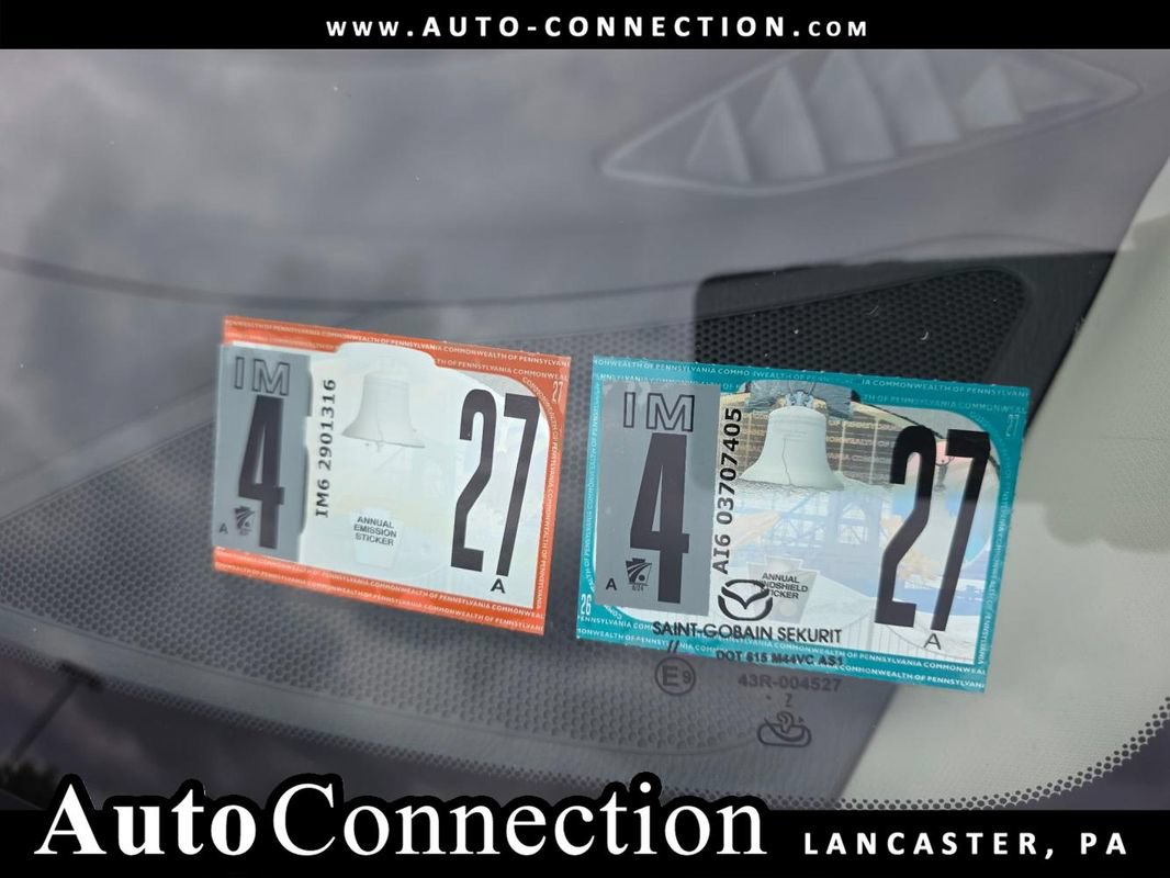 Used 2018 MAZDA MAZDA3 Touring FWD image 37