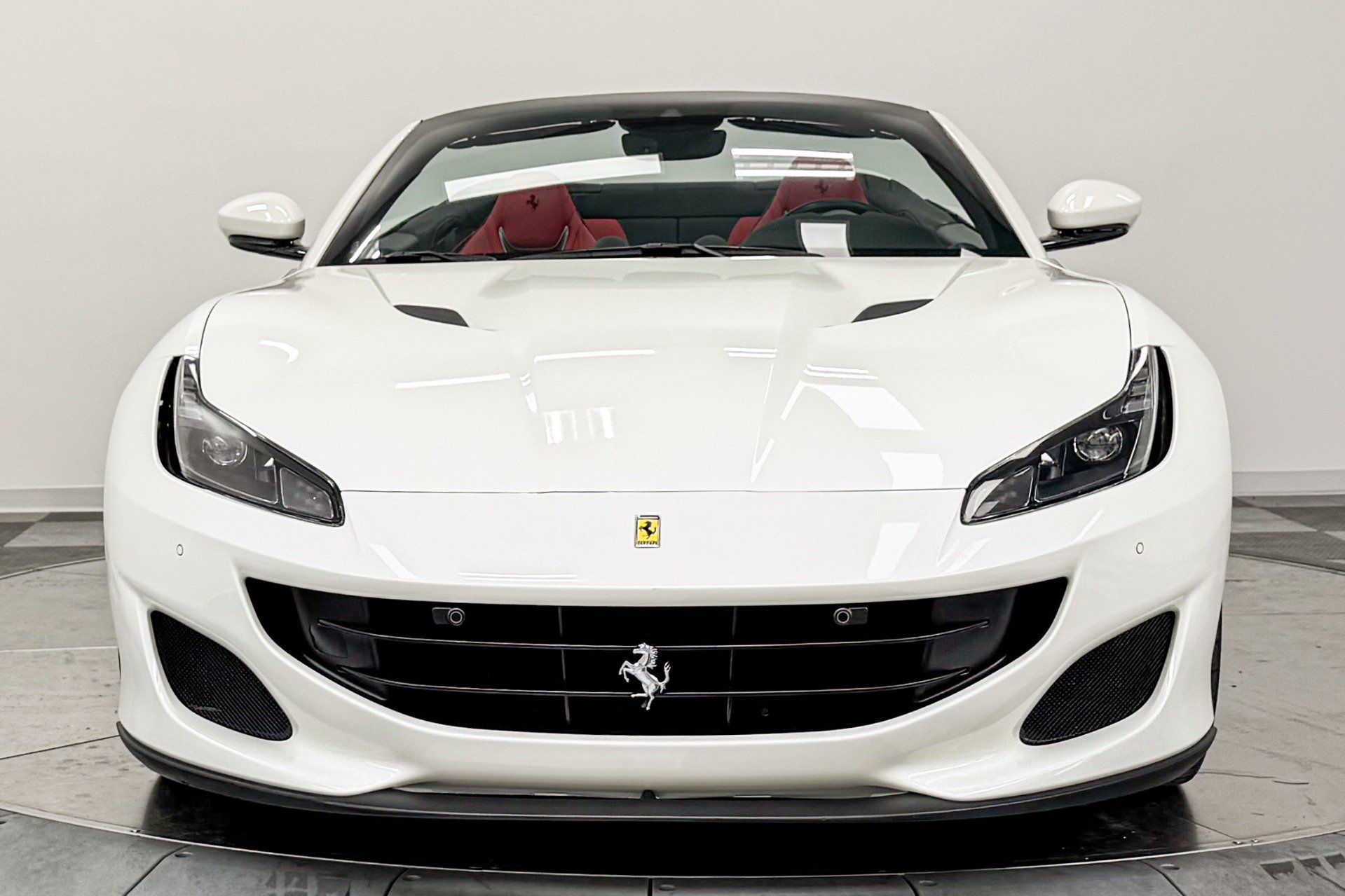 Used 2020 Ferrari Portofino RWD image 4