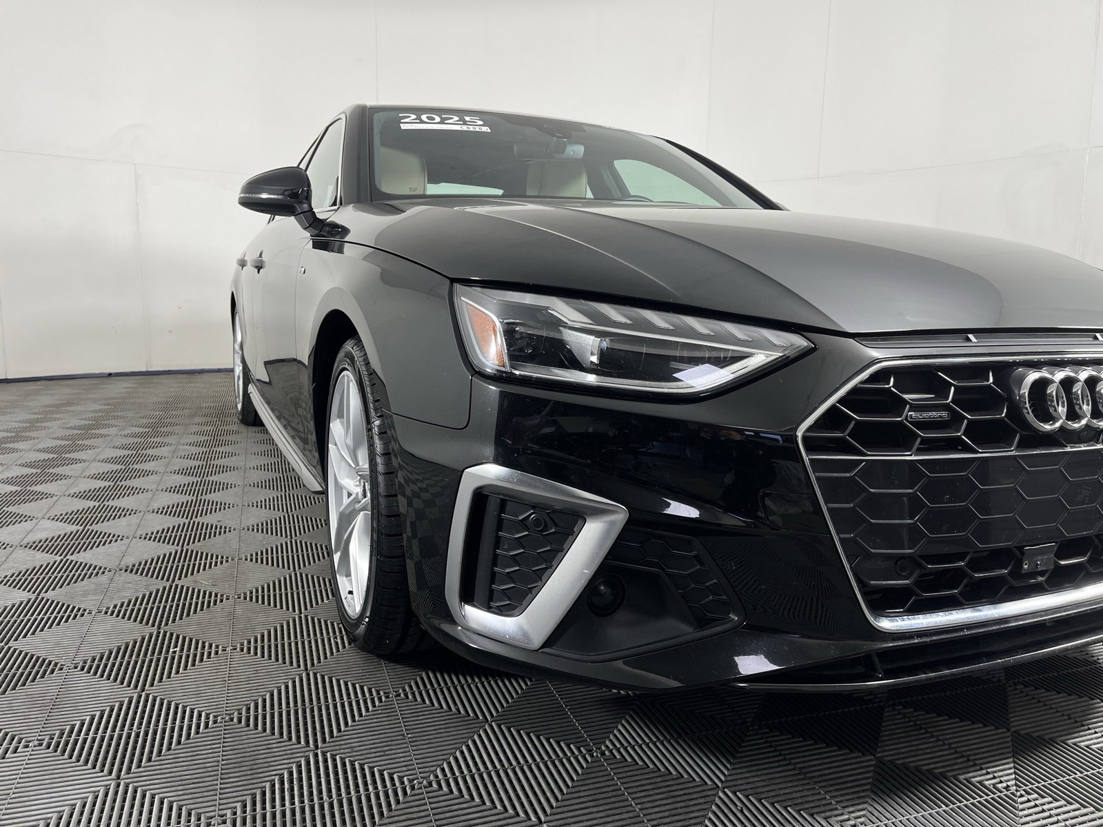 Used 2024 Audi A4 2.0T Premium Plus image 3