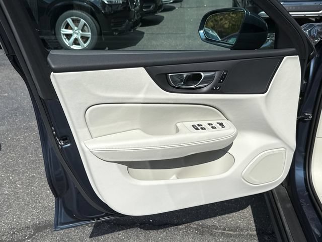 Certified 2025 Volvo V60 B5 Cross Country Plus AWD/4WD image 9