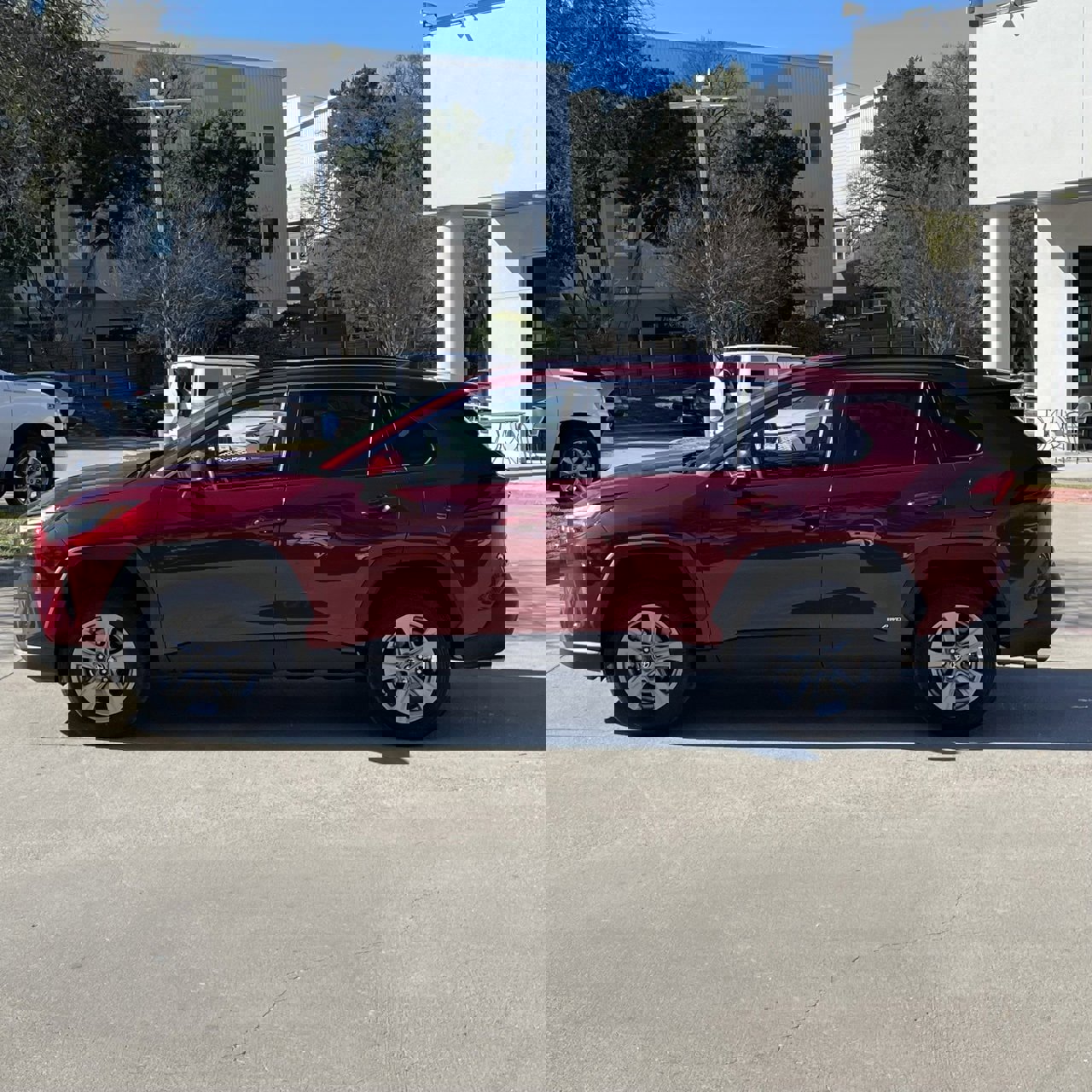 Used 2025 Toyota RAV4 XLE image 3