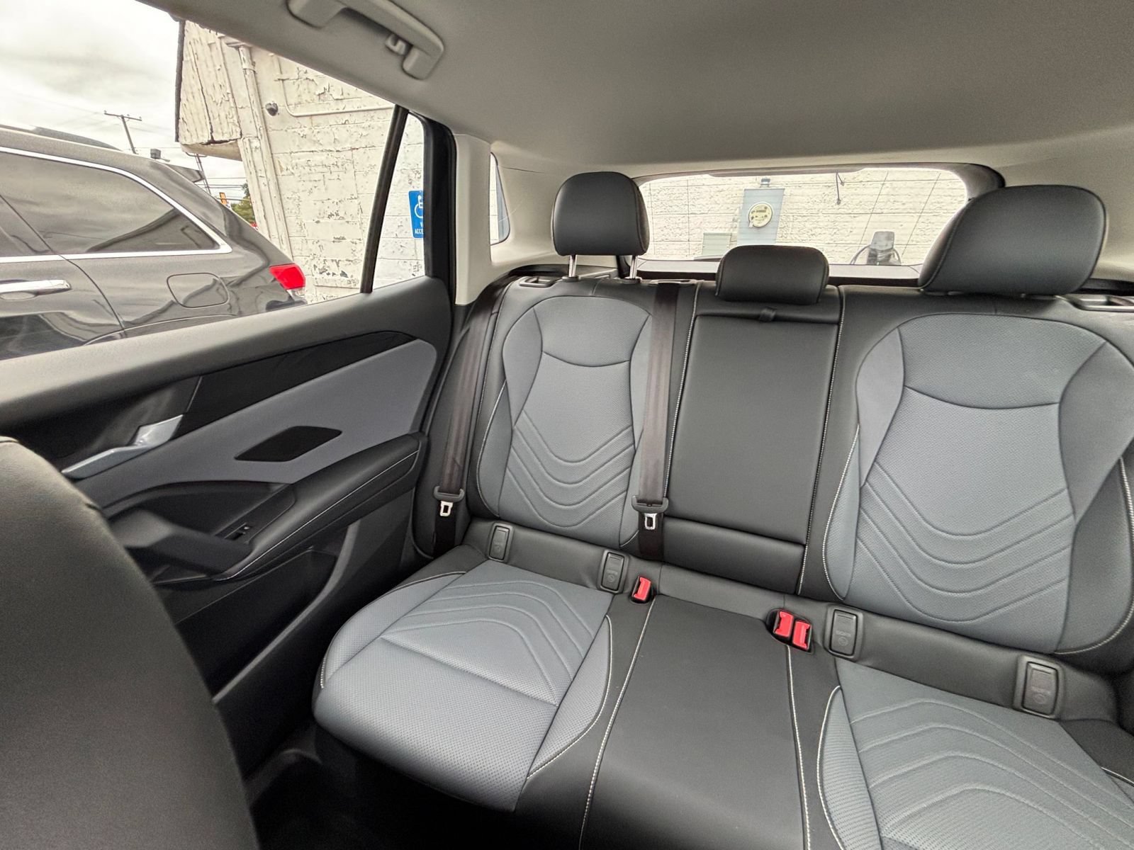 Used 2026 Volkswagen Tiguan SE AWD/4WD image 41
