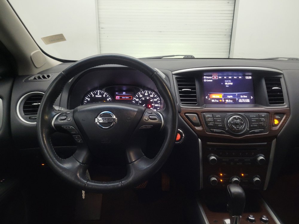 Used 2017 Nissan Pathfinder Platinum FWD image 22