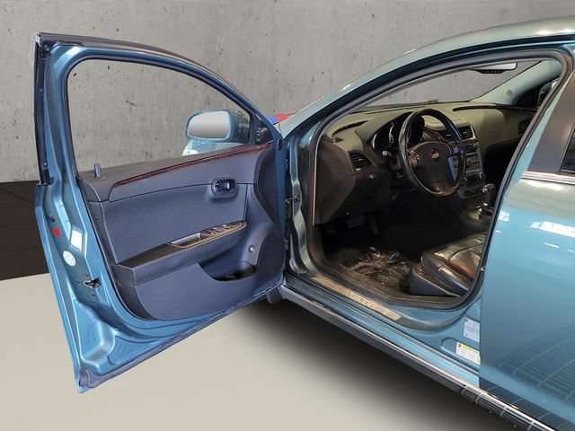 Used 2009 Chevrolet Malibu LTZ FWD image 15