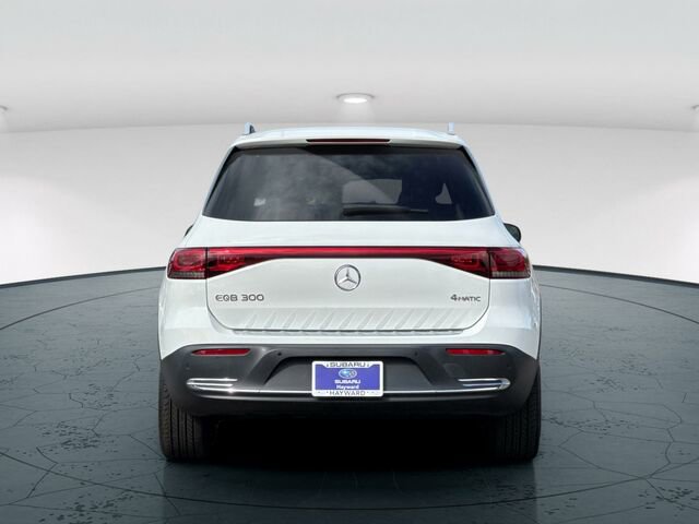 Used 2022 Mercedes-Benz EQB 300 4MATIC w/ Exclusive Package image 5