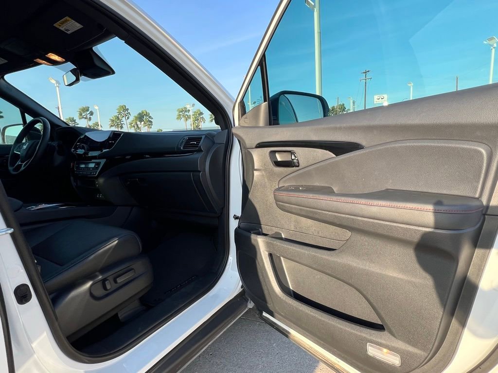 Used 2025 Honda Passport Black Edition image 22