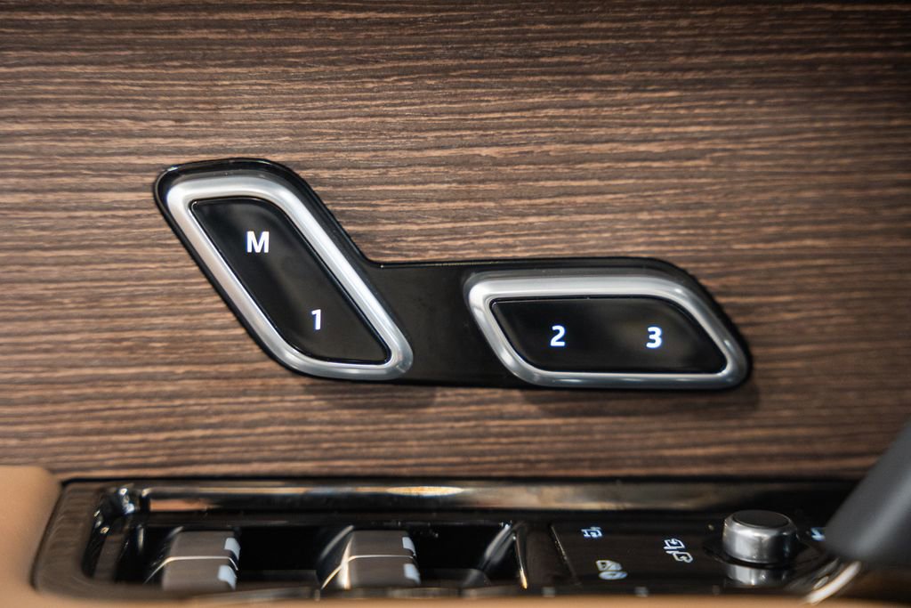 Used 2023 Land Rover Range Rover Sport SE image 37