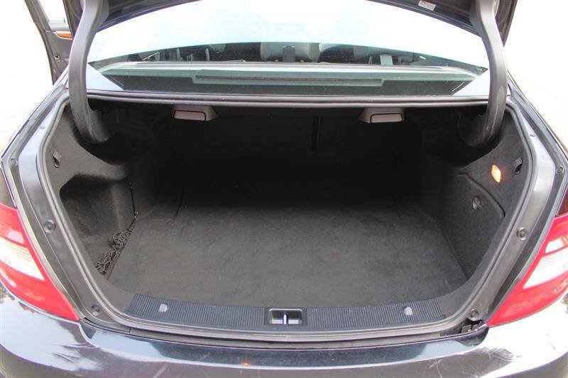 Used 2011 Mercedes-Benz C 300 4MATIC Sedan image 25
