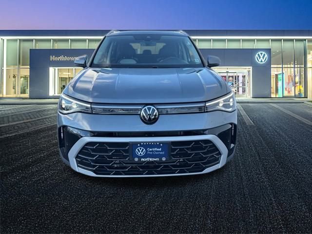 Certified 2025 Volkswagen Taos SEL w/ Black Wheel Plus Package image 9