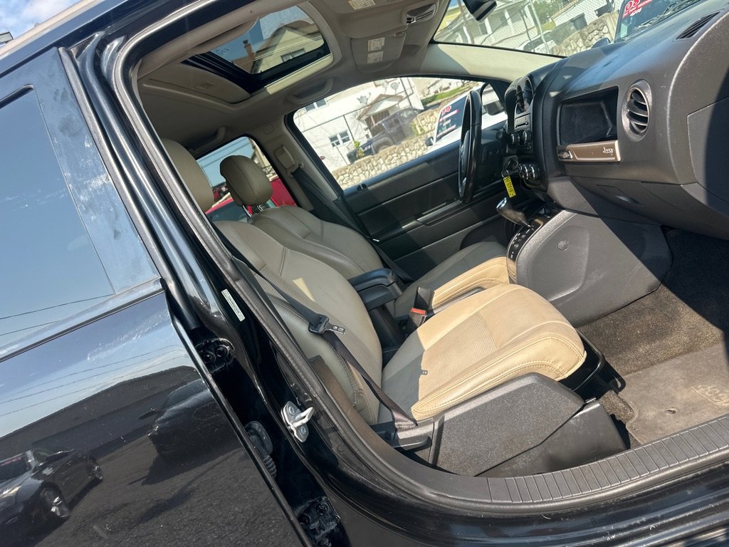 Used 2016 Jeep Compass 75th Anniversary w/ Power Value Group image 40