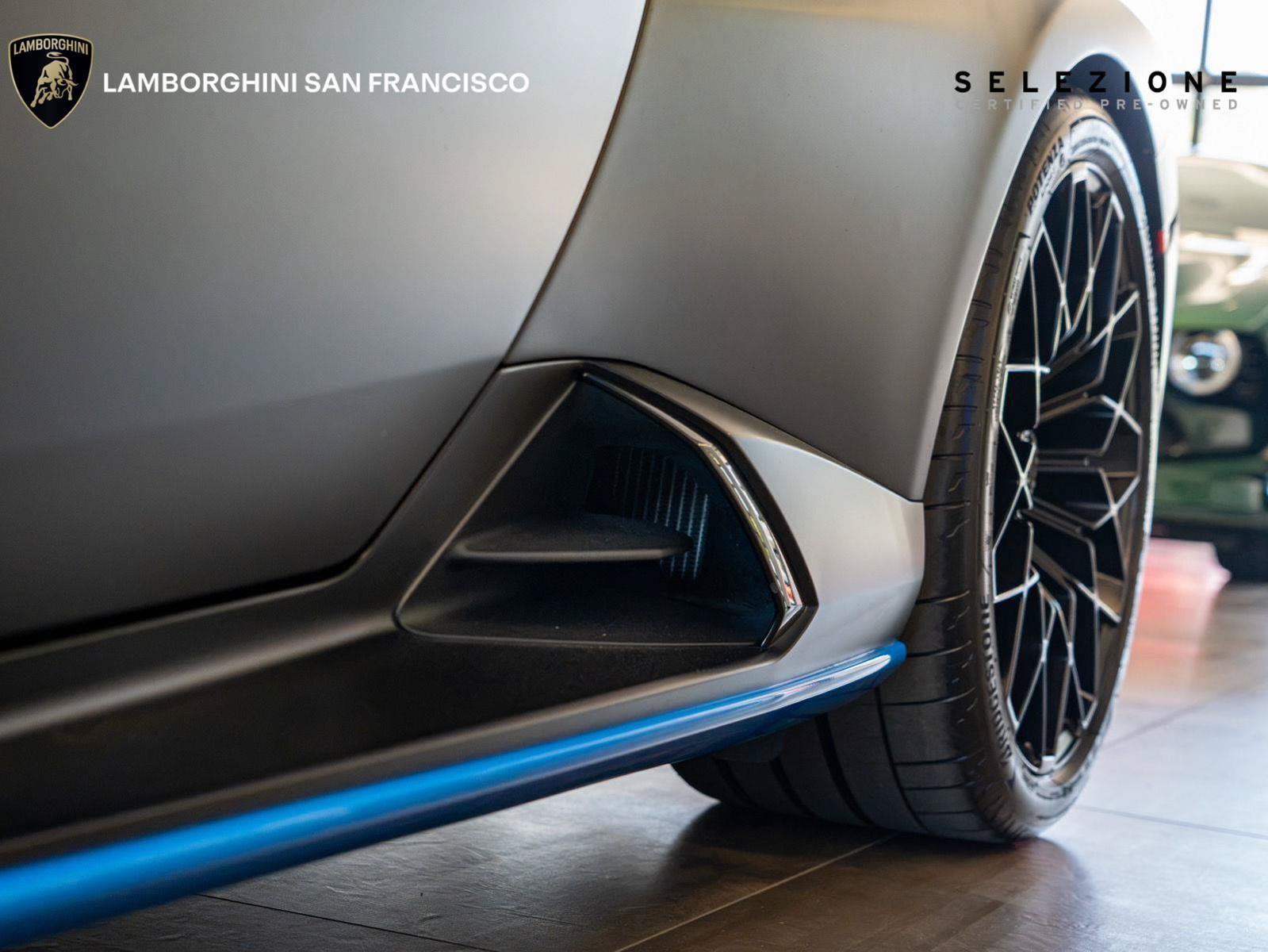 Used 2024 Lamborghini Huracan STO RWD image 42