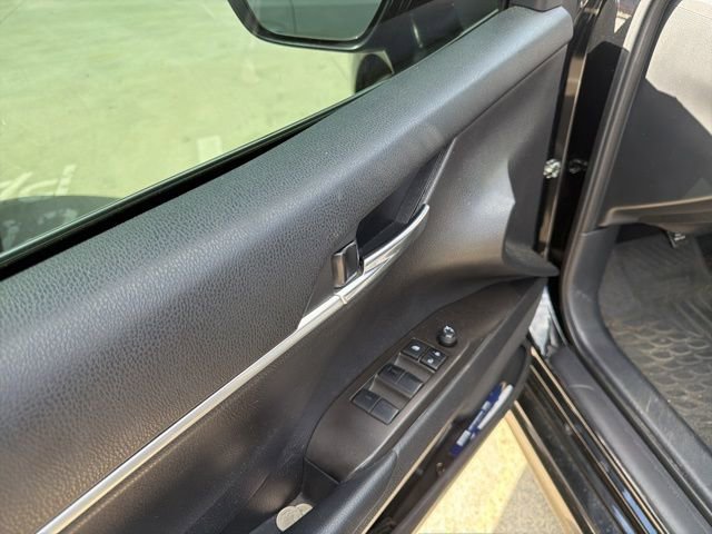 Used 2023 Toyota Camry SE w/ Convenience Package FWD image 3
