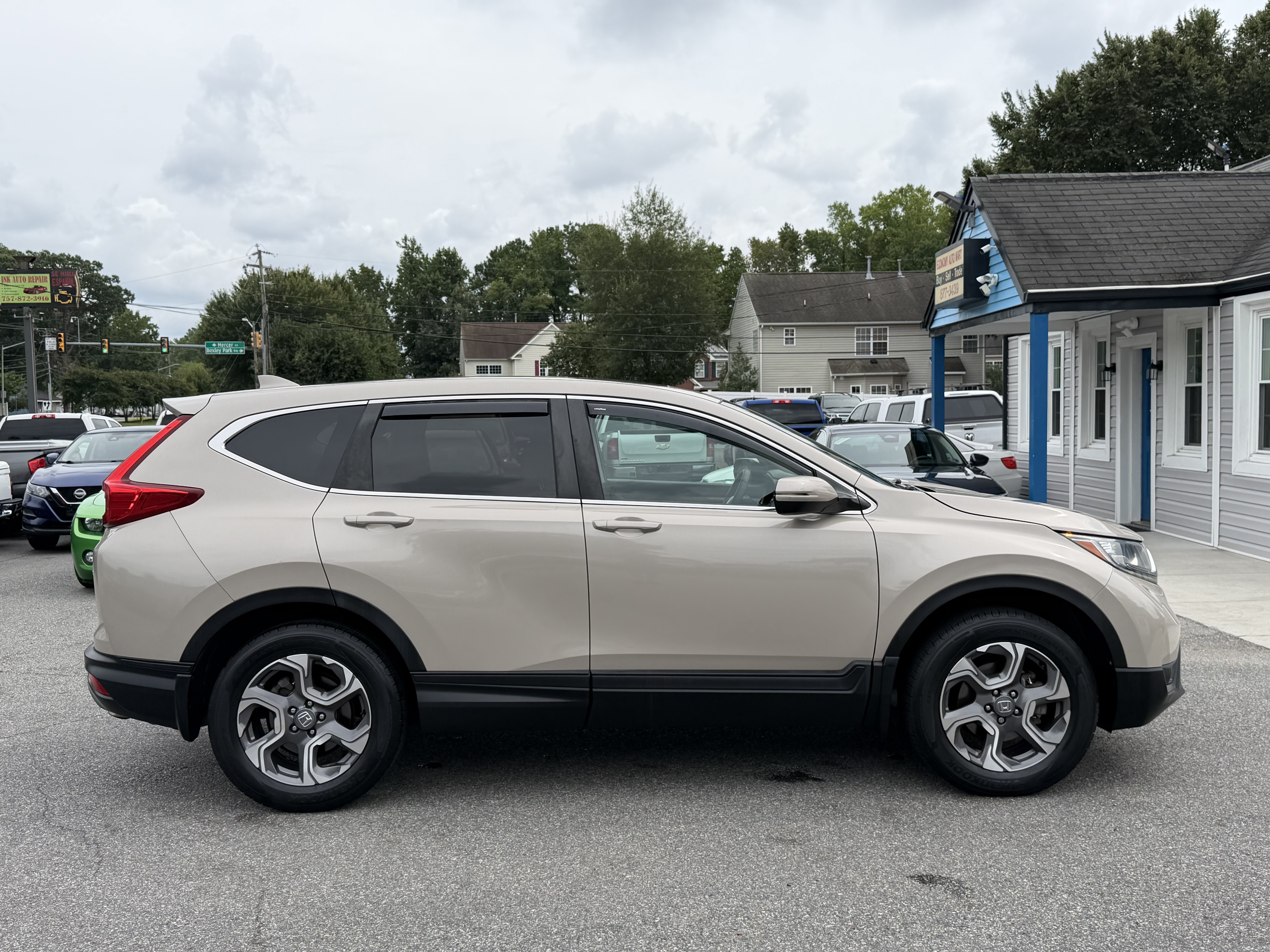 Used 2017 Honda CR-V EX image 5