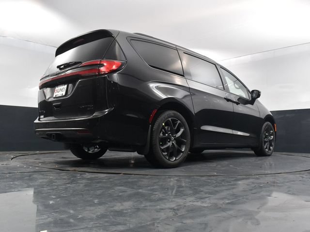 New 2026 Chrysler Pacifica Limited w/ S Appearance Package AWD/4WD image 50