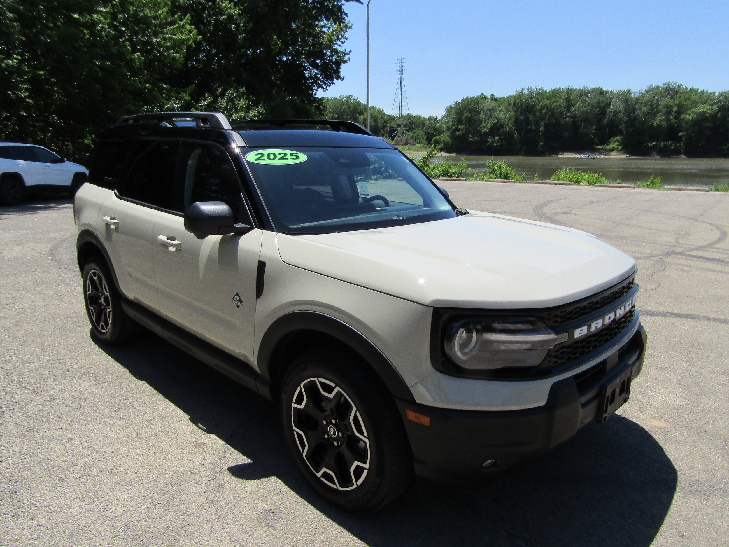 Used 2025 Ford Bronco Sport Outer Banks w/ Outer Banks Tech Package+ AWD/4WD image 6