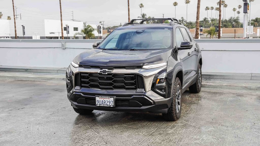 Used 2025 Chevrolet Equinox ACTIV w/ Safety and Technology Package FWD image 4