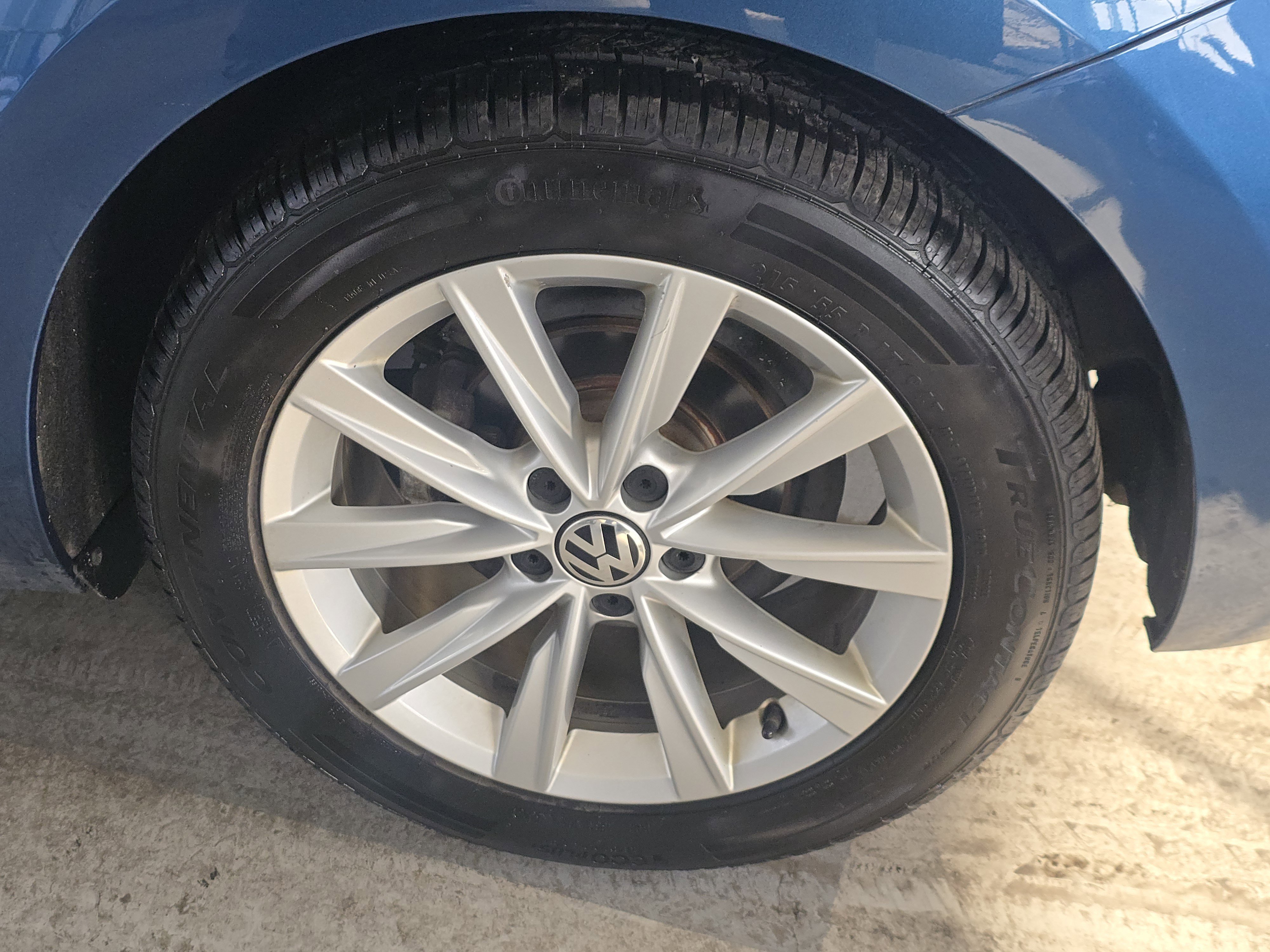 Used 2019 Volkswagen Beetle 2.0T SE image 9