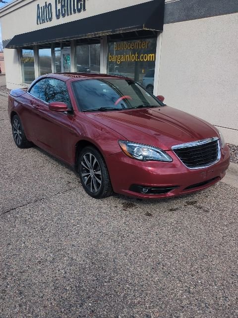Used 2012 Chrysler 200 S image 4