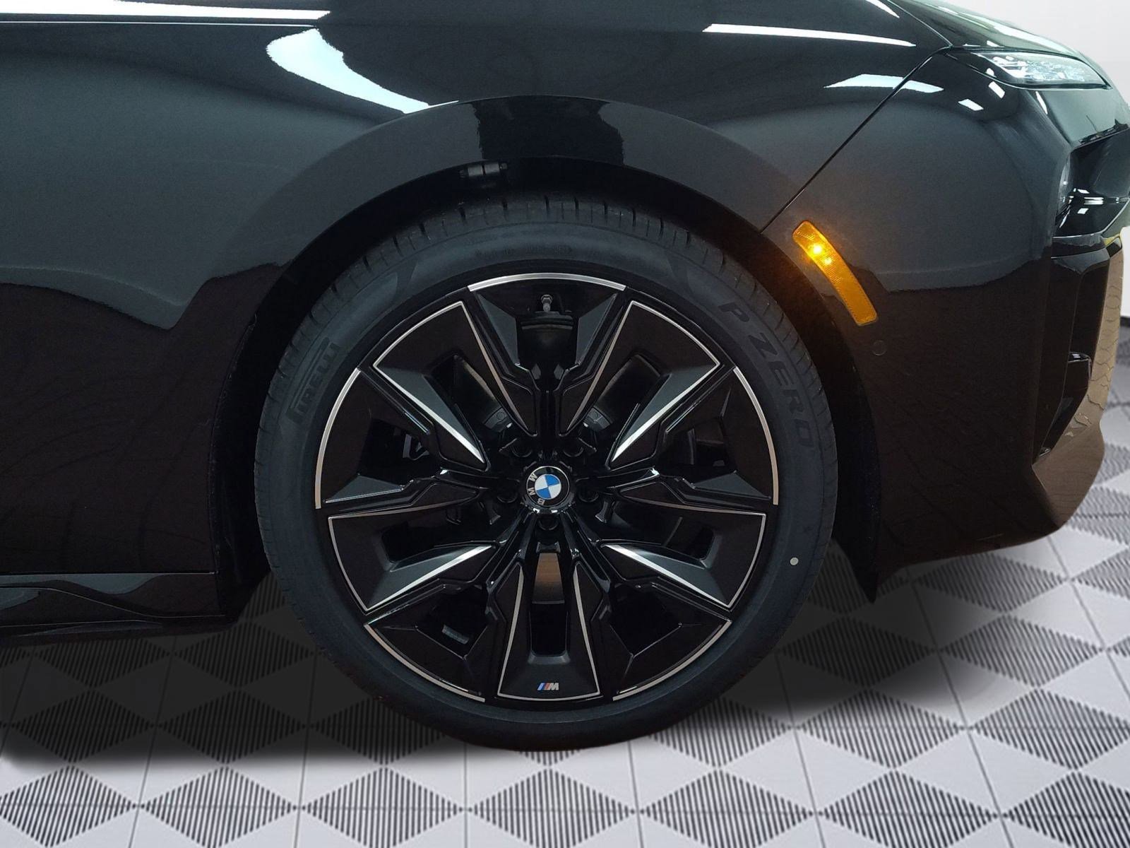 Used 2026 BMW 750e xDrive image 10
