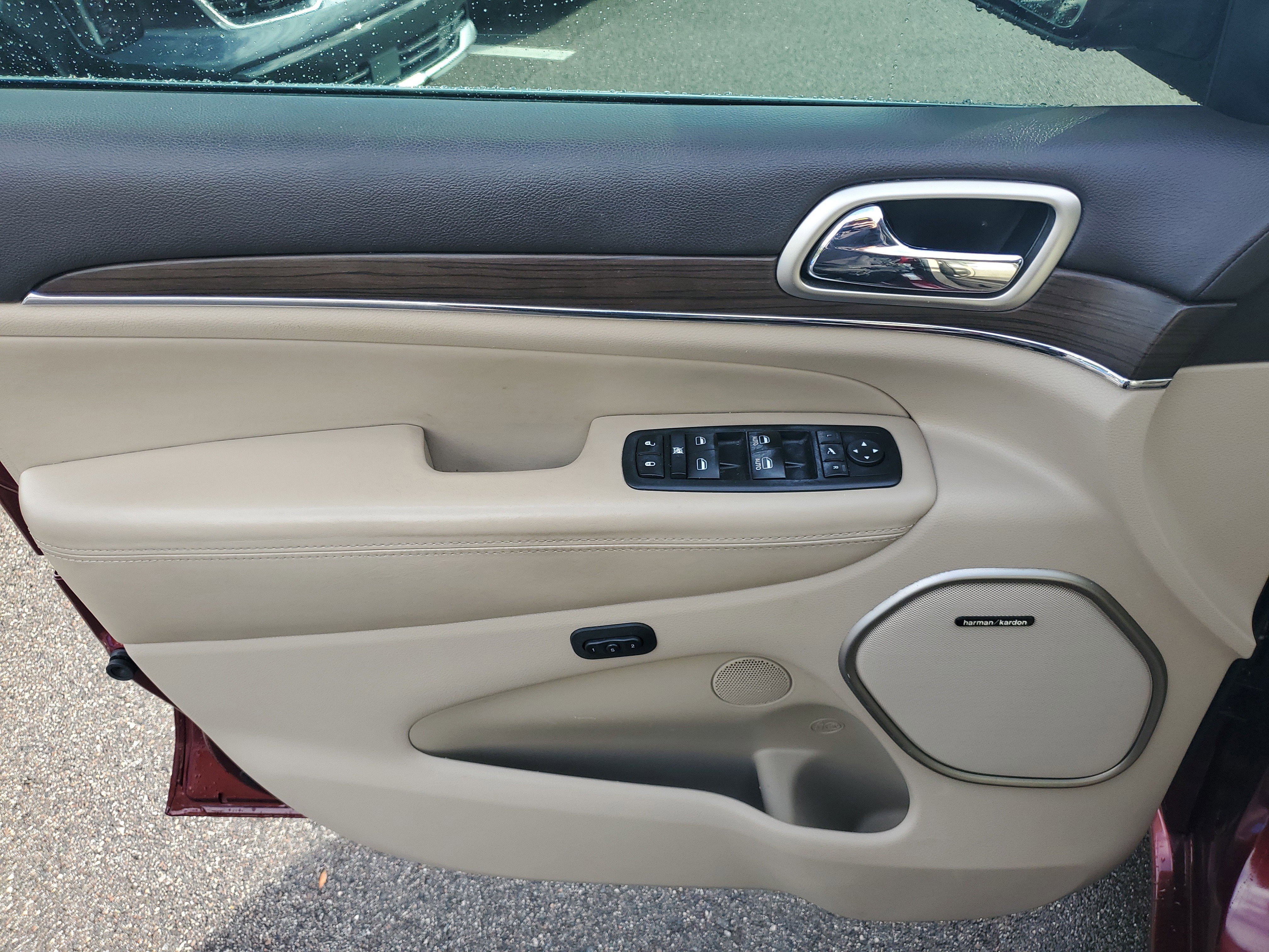 Used 2017 Jeep Grand Cherokee Overland image 21