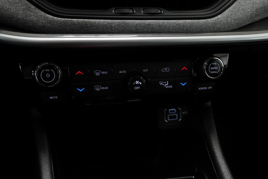 Certified 2025 Jeep Compass Latitude w/ Convenience Group image 32