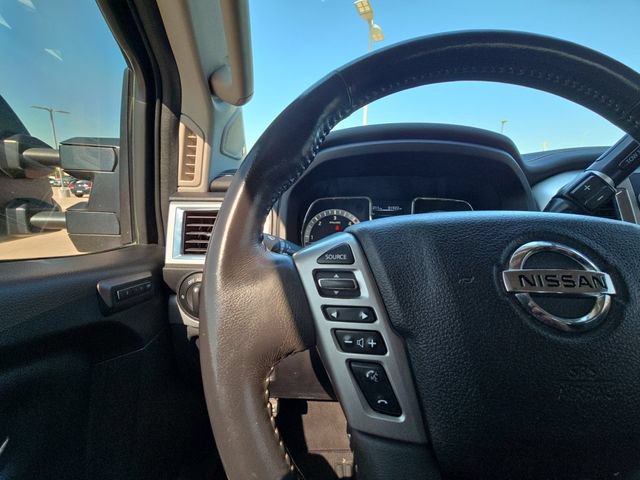 Used 2017 Nissan Titan PRO-4X w/ Pro-4x Convenience Package AWD/4WD image 11