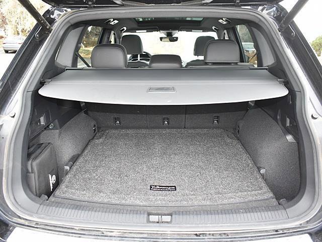 Used 2022 Volkswagen Tiguan SEL R-Line image 7