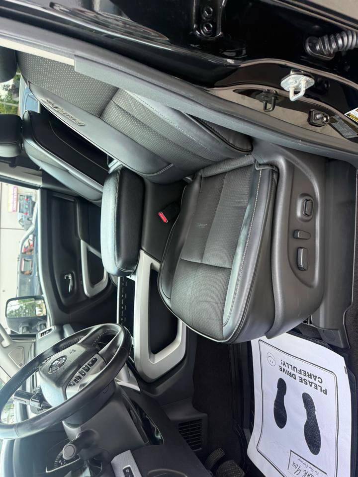 Used 2017 Nissan Titan PRO-4X AWD/4WD image 11