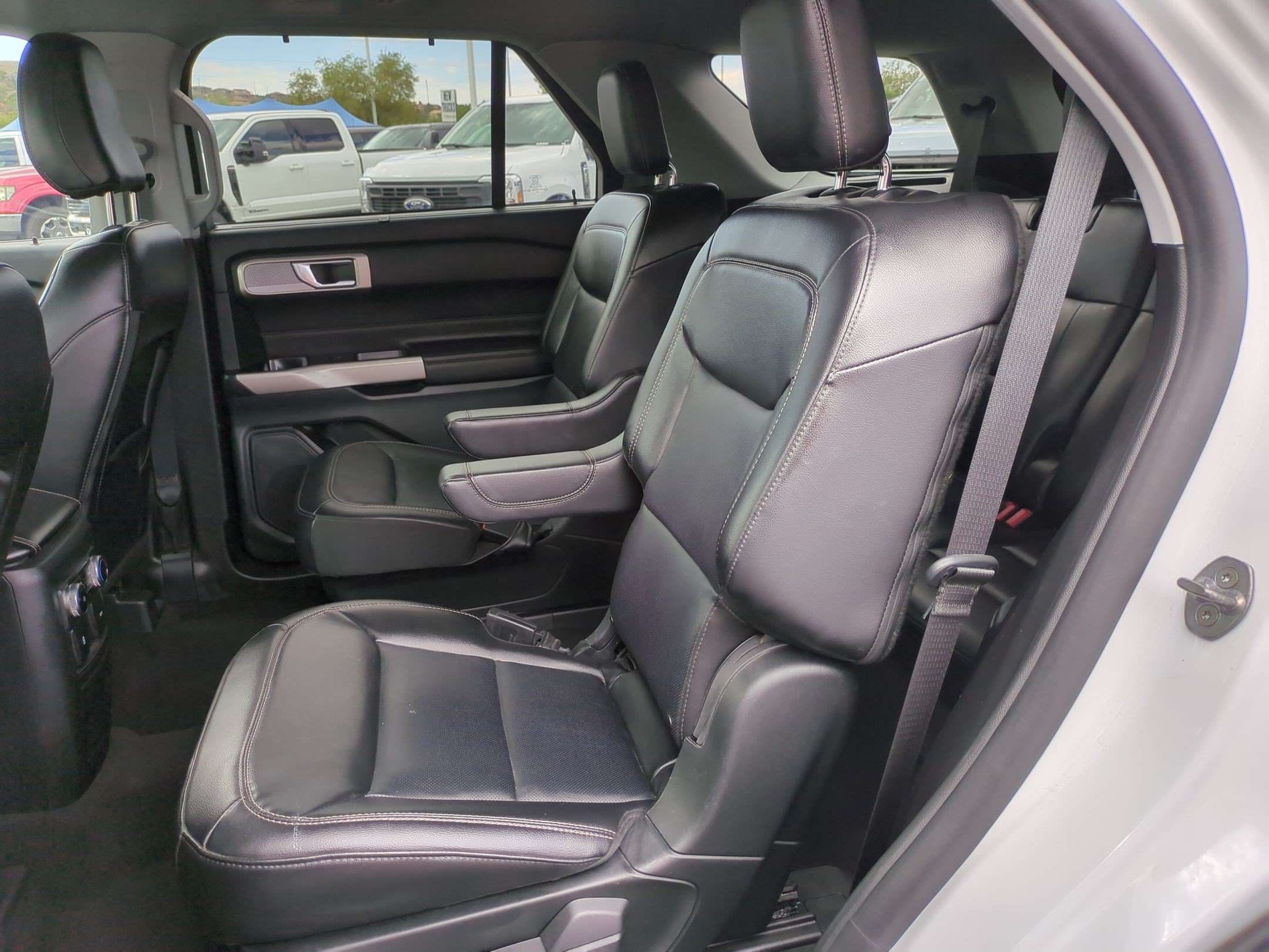Certified 2023 Ford Explorer Limited AWD/4WD image 29