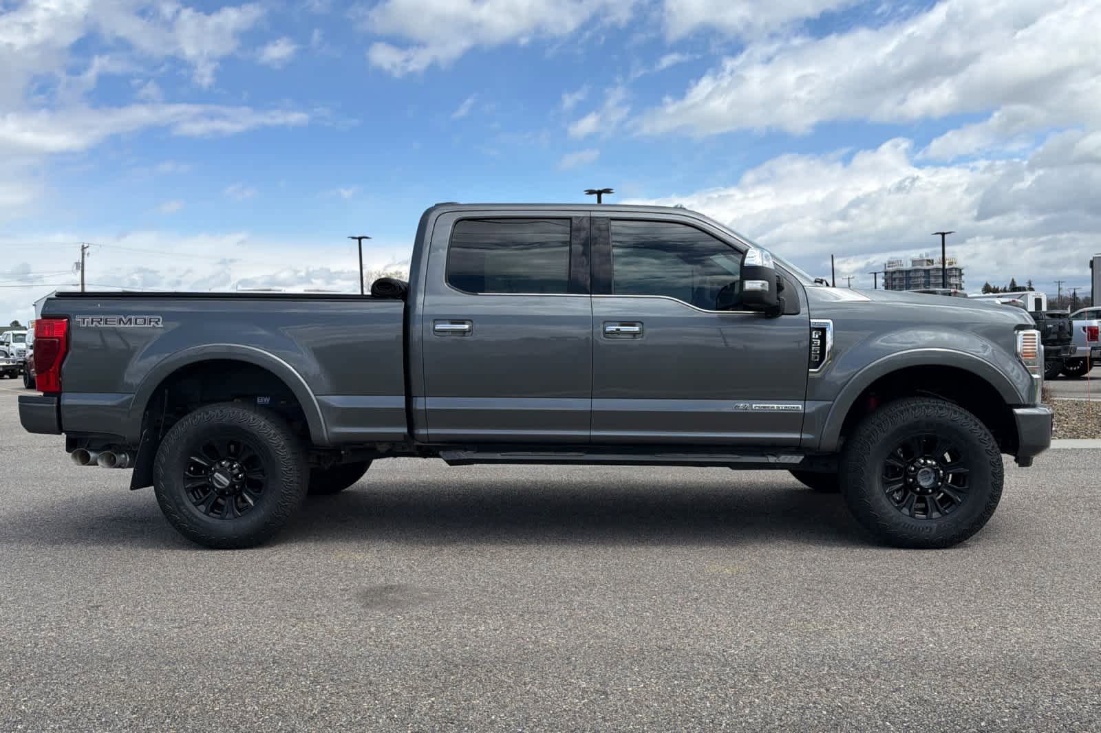 Certified 2022 Ford F350 Platinum w/ Tremor Off-Road Package AWD/4WD image 8
