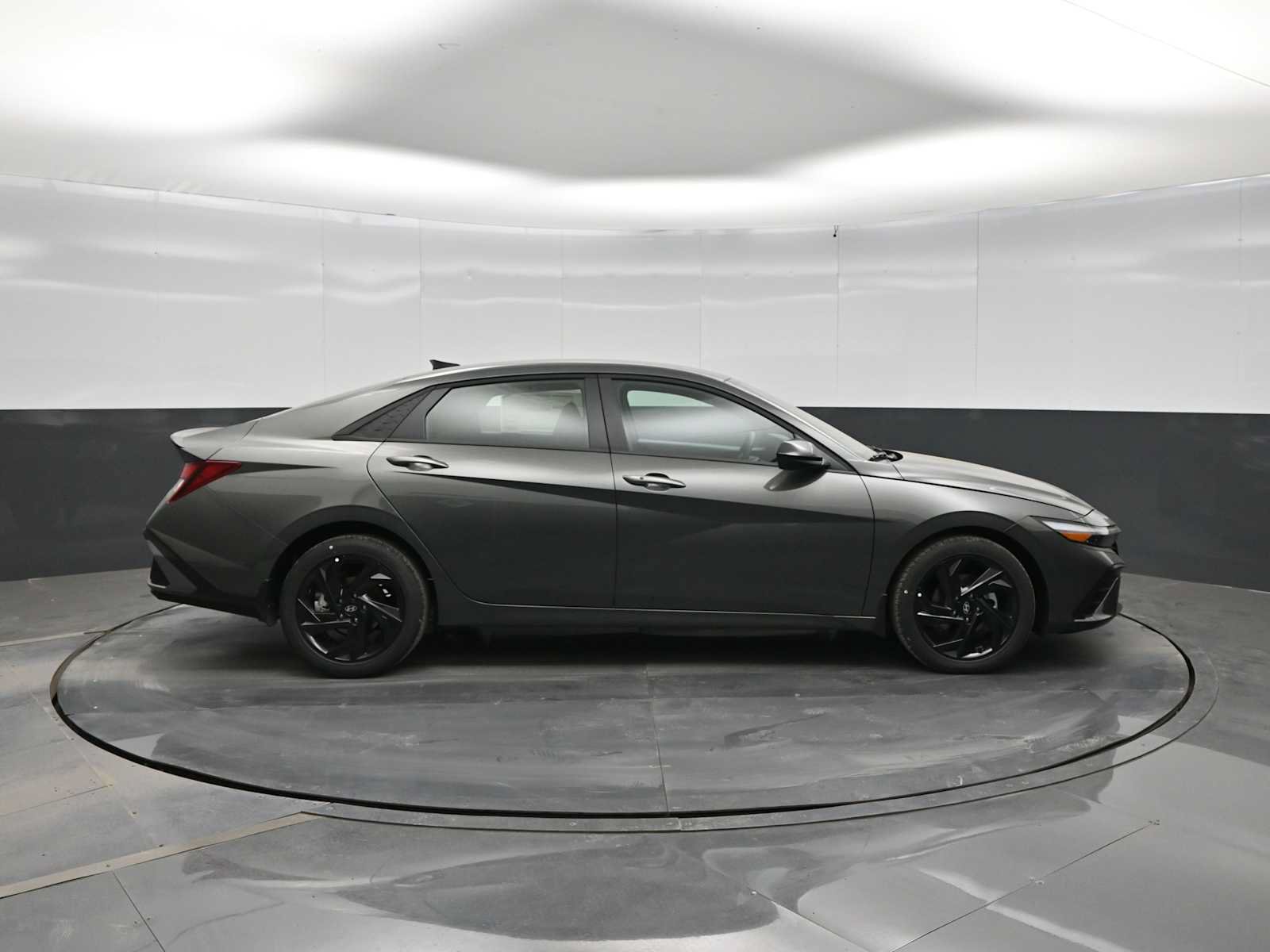 New 2026 Hyundai Elantra Sport FWD image 9