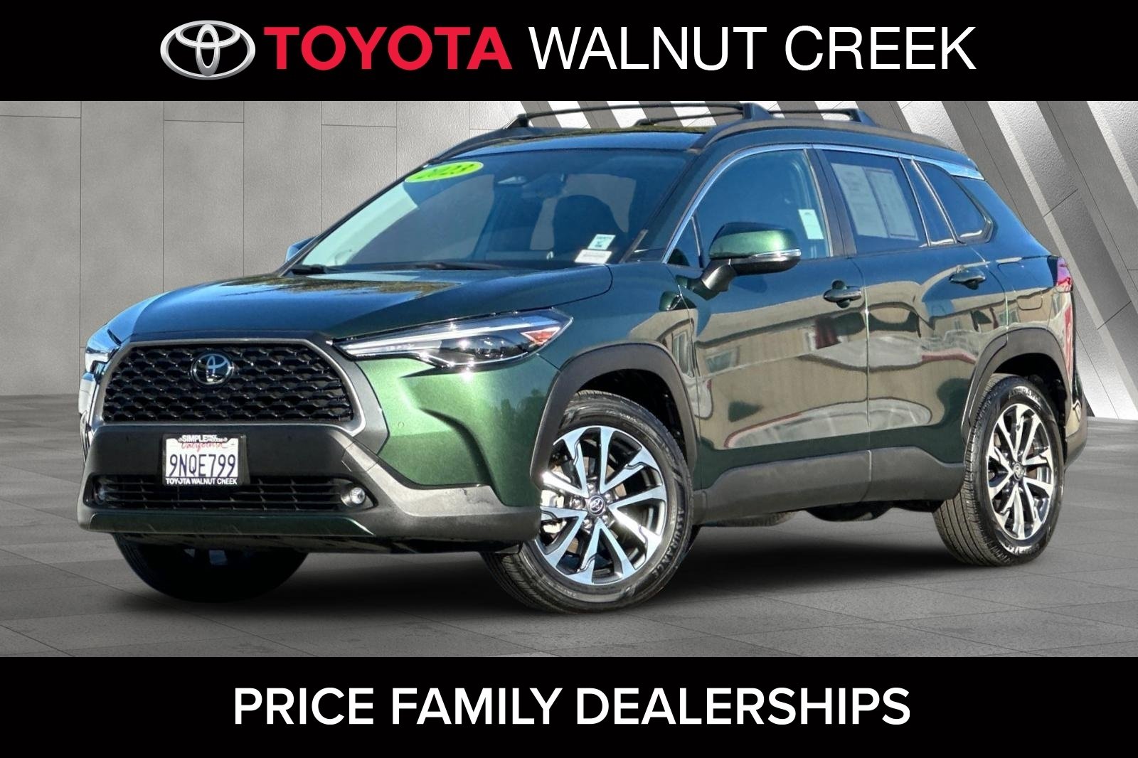 Certified 2024 Toyota Corolla Cross XLE image 1