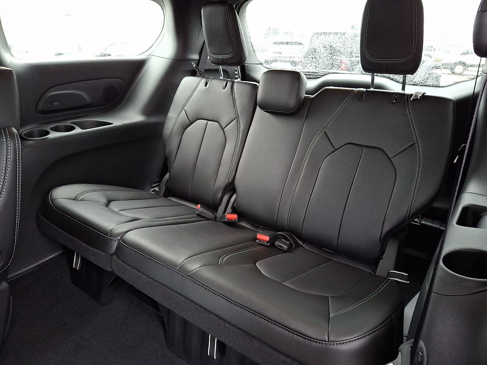 New 2027 Chrysler Pacifica Select FWD image 6