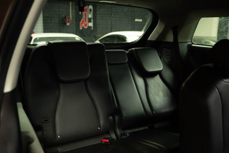 Used 2024 Kia Carnival LX image 17