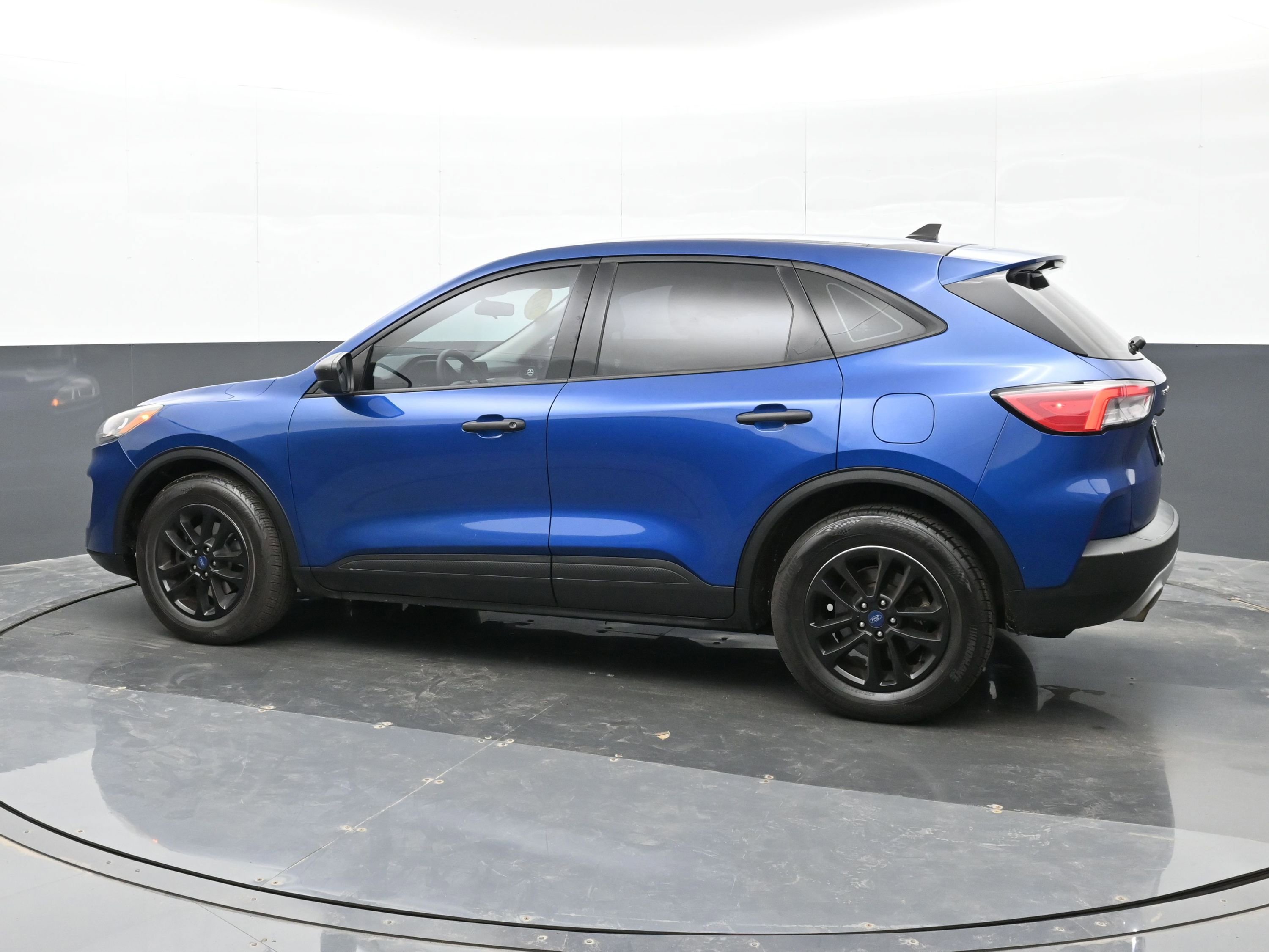Used 2022 Ford Escape S FWD image 3