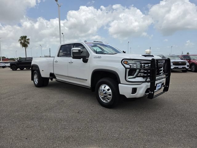 Used 2024 Chevrolet Silverado 3500 High Country w/ Technology Package AWD/4WD image 18