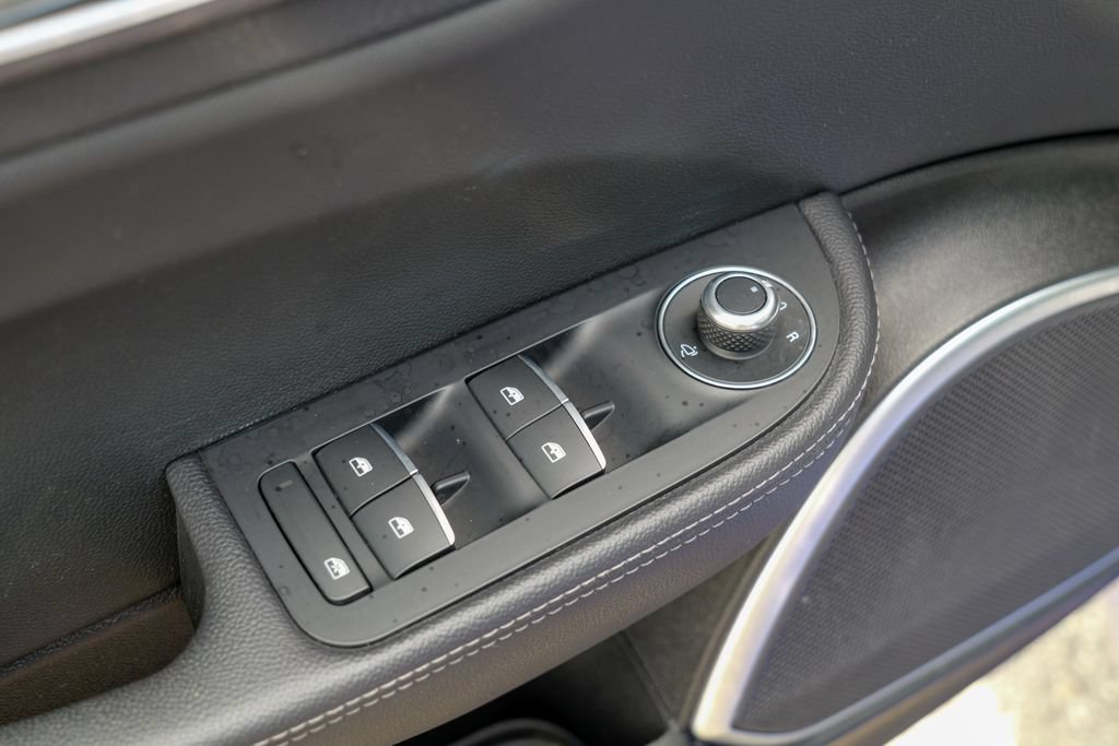 Used 2022 Alfa Romeo Giulia Ti AWD/4WD image 18