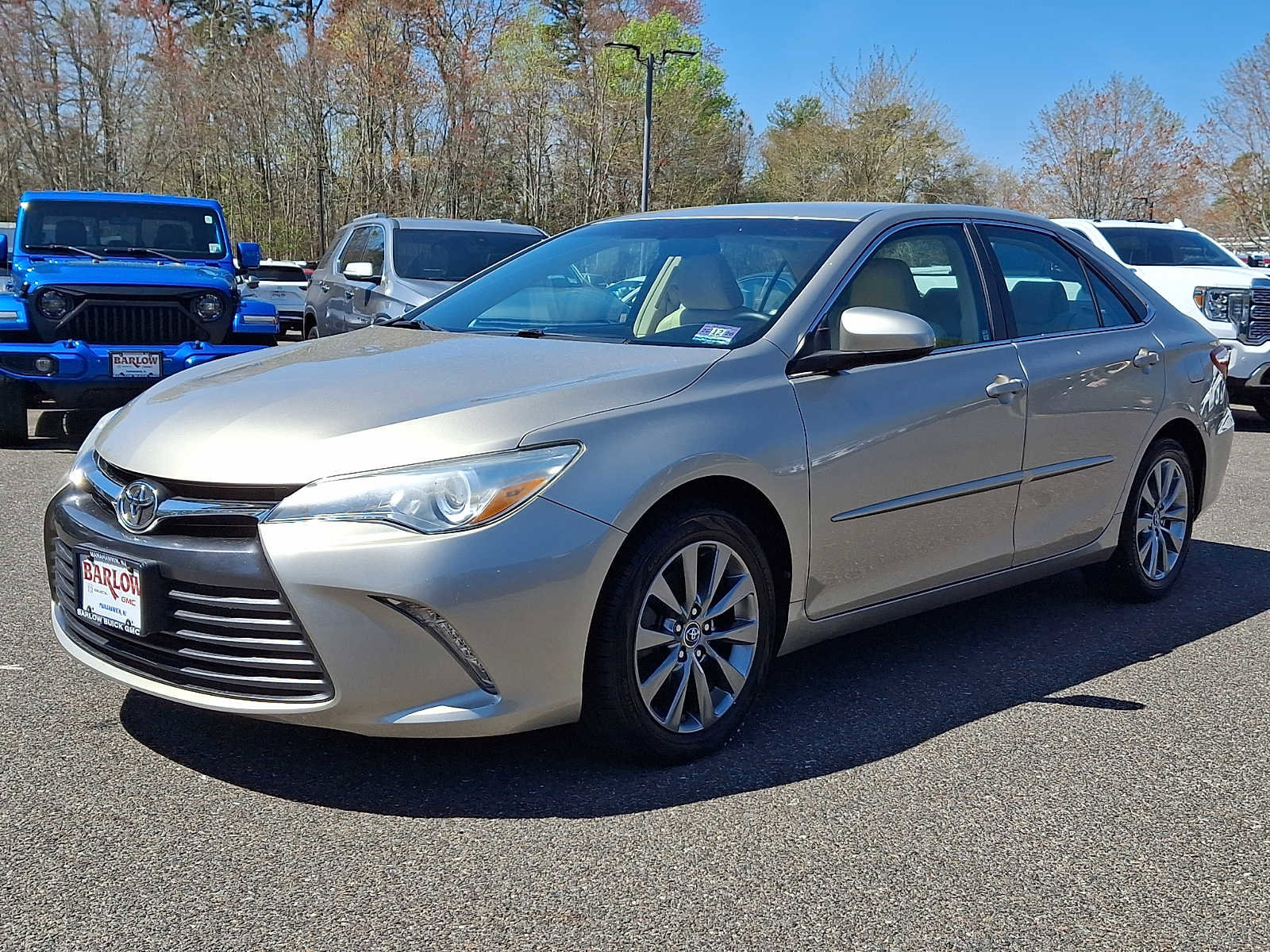 Used 2016 Toyota Camry XLE FWD image 3
