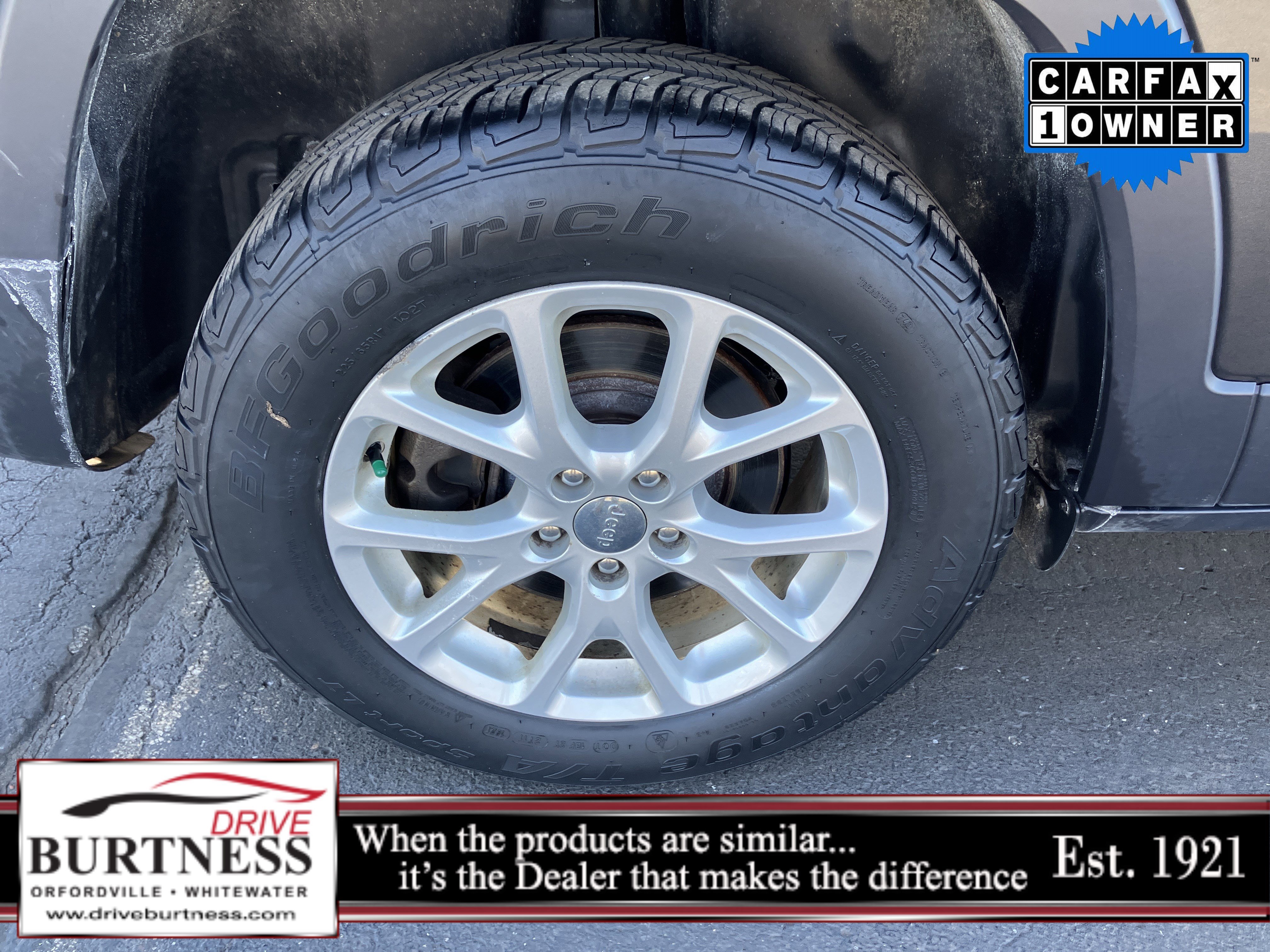 Used 2017 Jeep Cherokee Latitude w/ Cold Weather Group image 12