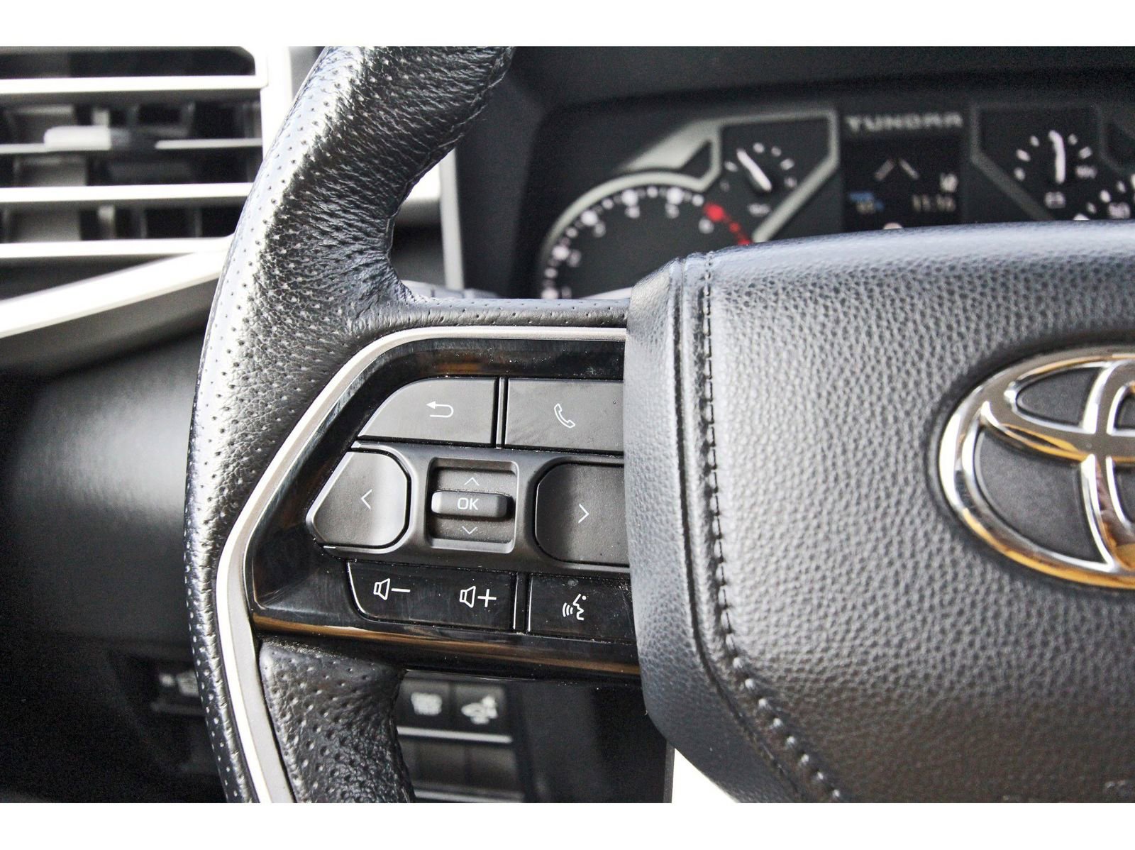 Used 2022 Toyota Tundra Limited w/ Power Package image 23