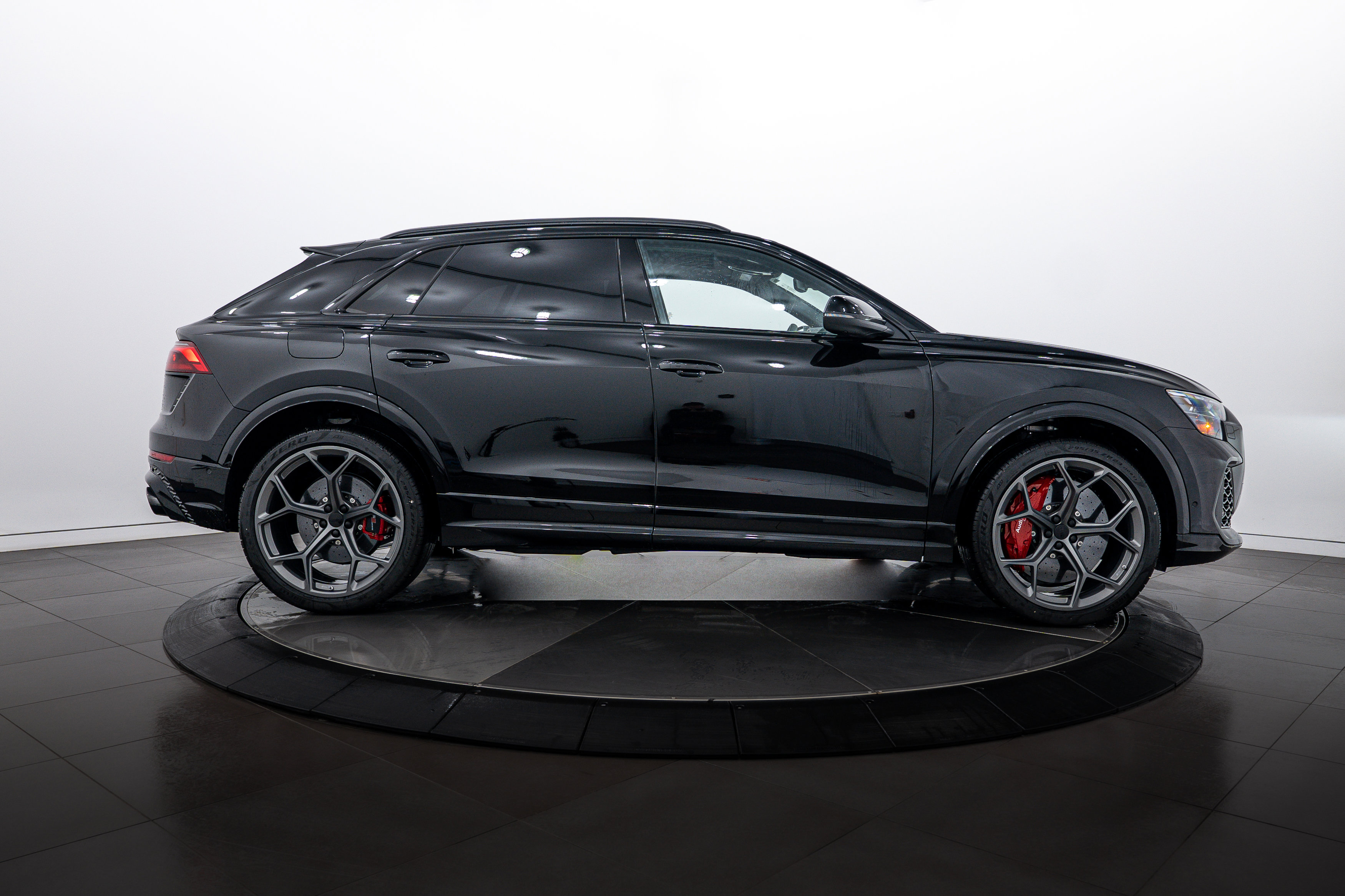 New 2026 Audi RS Q8 performance image 3