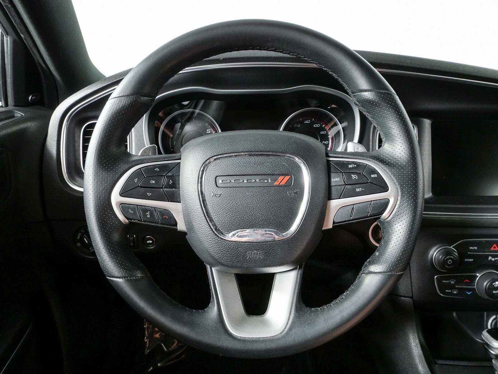 Used 2018 Dodge Charger R/T RWD image 9